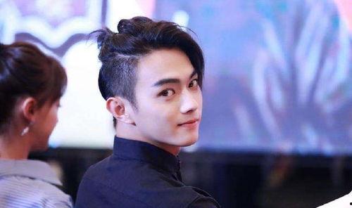 网红爆料众多男星的视频,网红爆料多段男星私密视频引发热议 第3张 网红爆料众多男星的视频,网红爆料多段男星私密视频引发热议 第3张